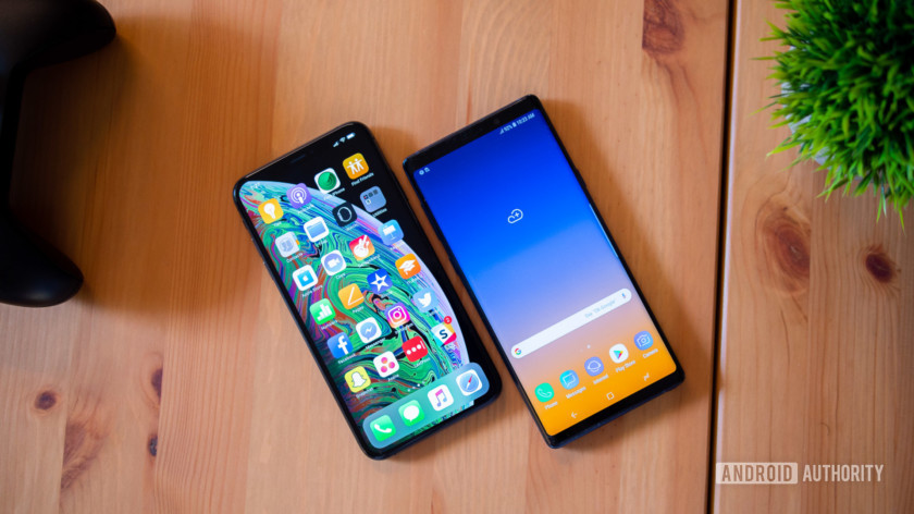 Samsung-Galaxy-Note-9-vs-Apple-iPhone-XS-Max-7-840x472