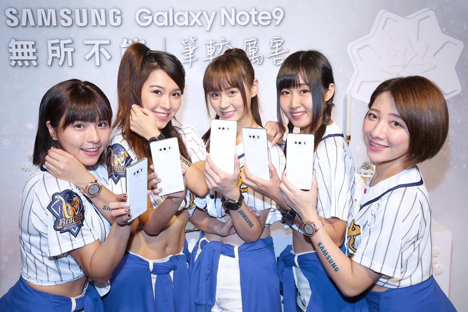 white-samsung-galaxy-note-9-first-snow-white-5
