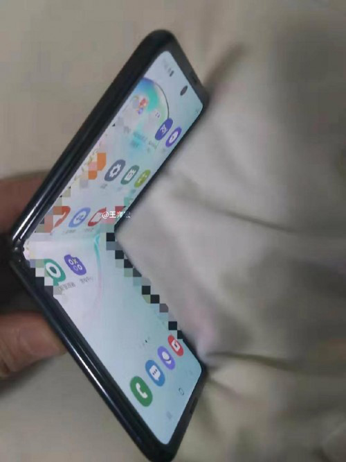 The first purported photo of the Samsung Galaxy Z Flip, leaked by Ice Universe