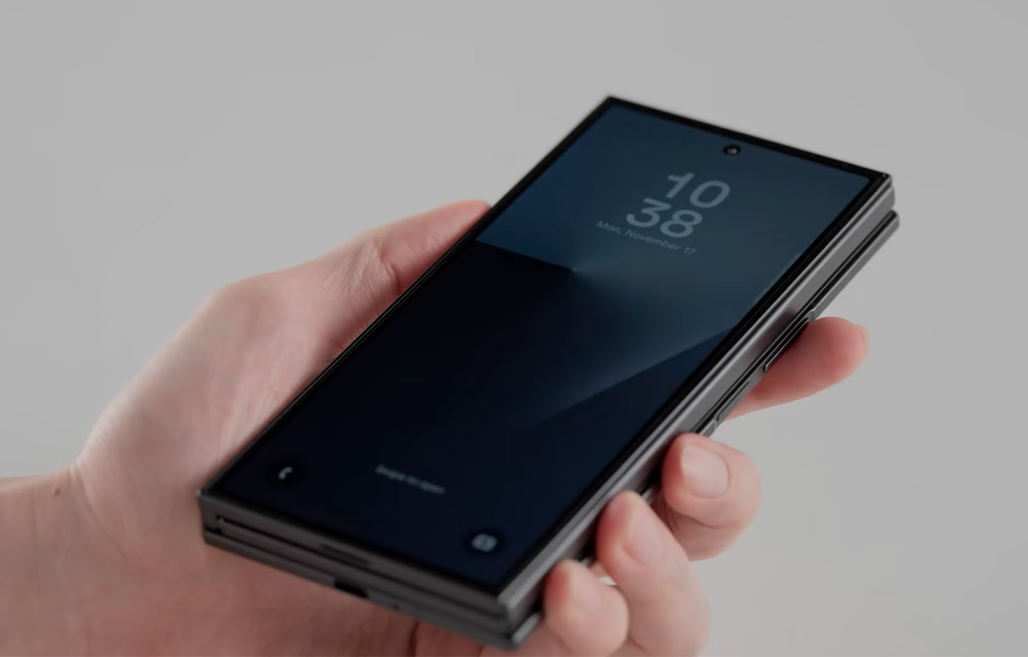 galaxy-z-trifold-episimo-video-unboxing