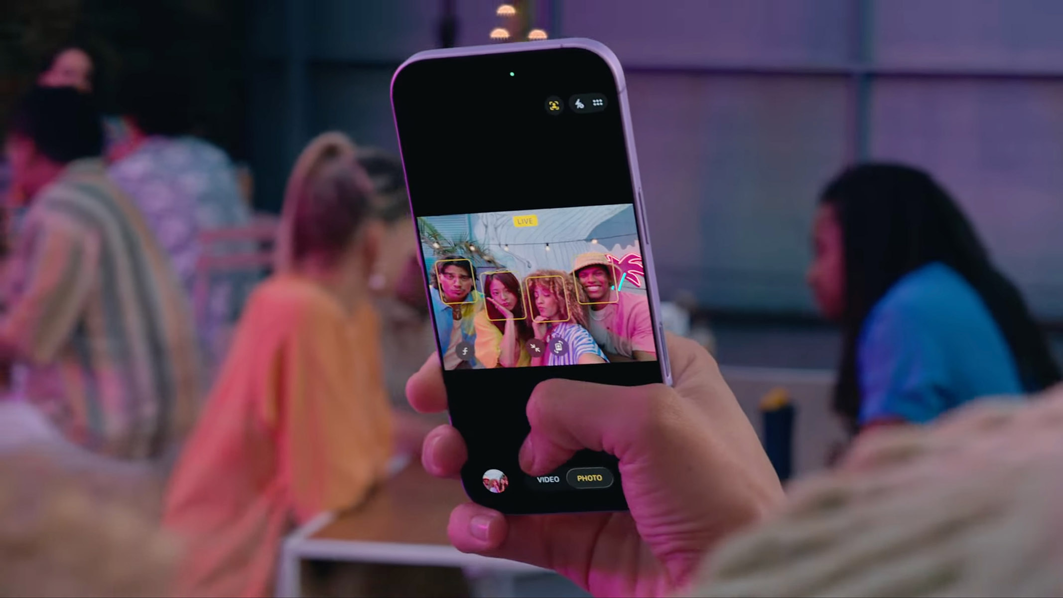 iPhone 17e front camera center stage